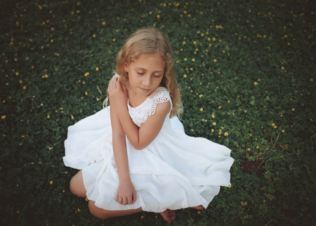 SALE White Girls Flower Girl Dress - White Lace Dress - Hawaii Wedding bitty bambu SALE White Girls Flower Girl Dress - White Lace Dress - Hawaii Wedding bitty bambu